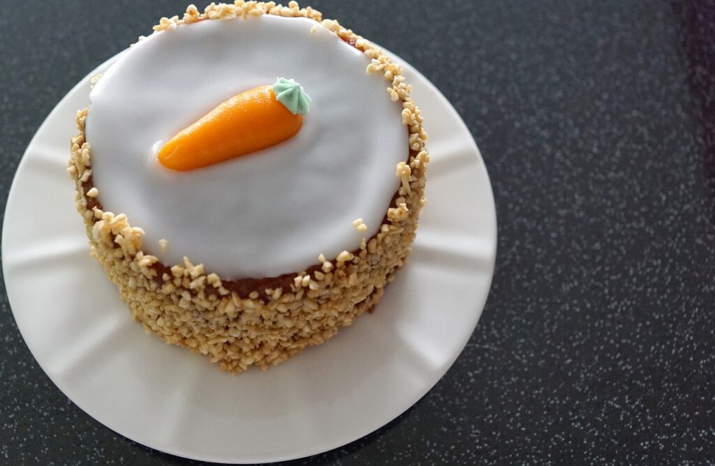 cakes, carrot, marzipan-2360883.jpg